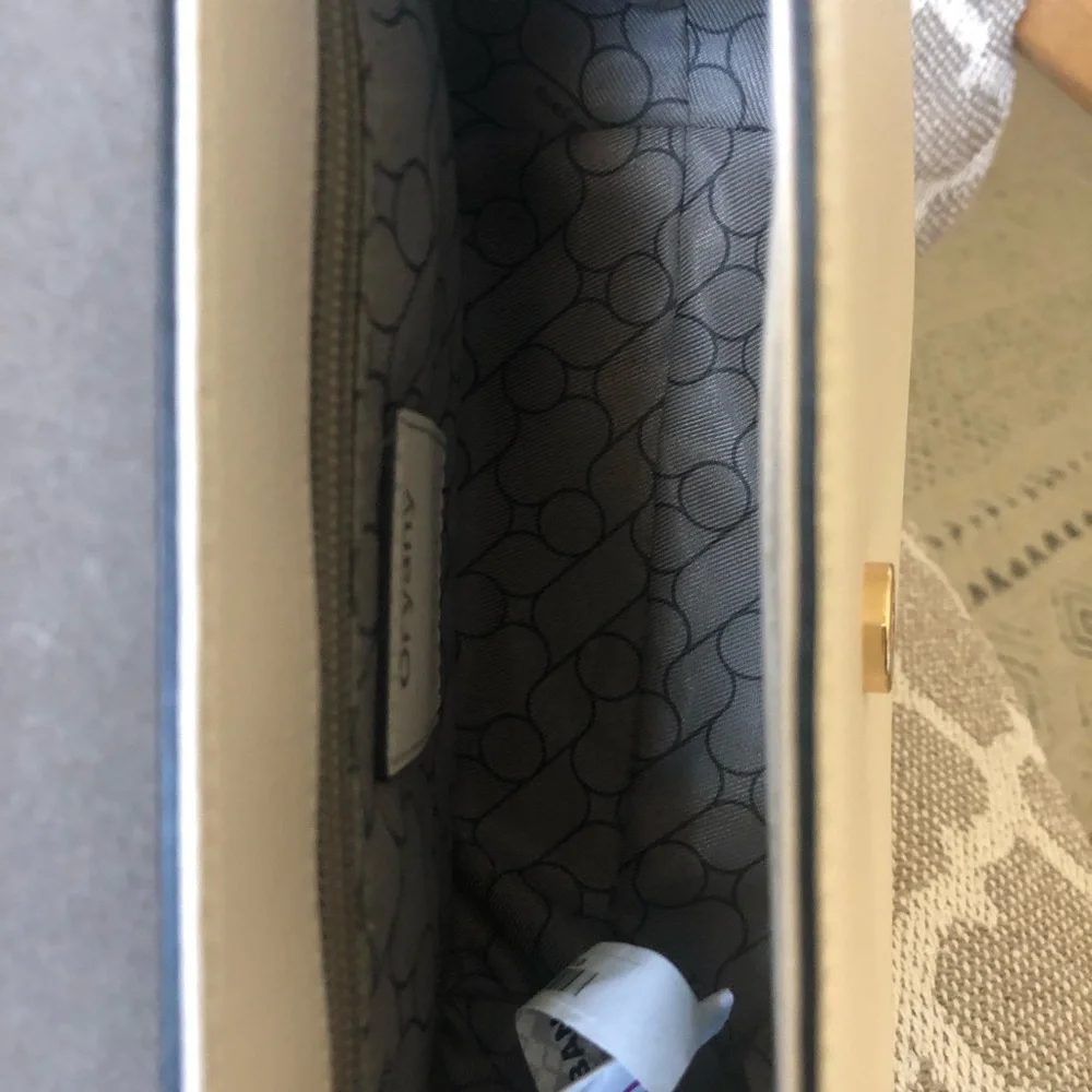 orYANY Cream Crossbody Bag - Picture 7 of 9